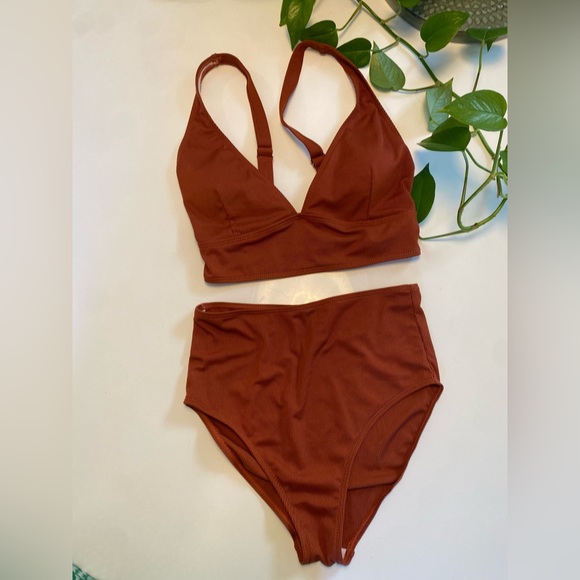 Chic Rust Bikini Set - Picture 2 of 2